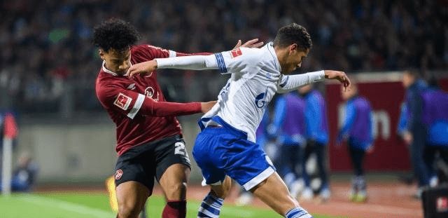 勇士42分血洗马刺！波杰姆斯基爆发，西部第六稳坐冲前五.