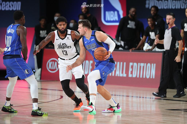 英超消息：曼彻斯特市队客场战胜伯恩利 重返积分榜榜首